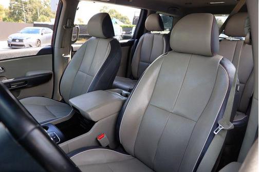 2017 Kia Sedona LX
