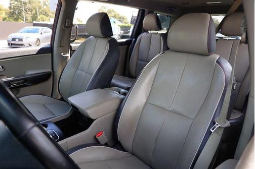 2017 Kia Sedona LX