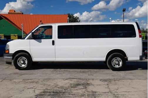 Summit White 2019 Chevrolet Express 3500 LT