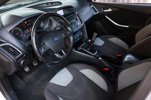 Oxford White 2015 Ford Focus ST