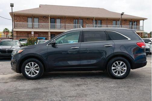 2018 Kia Sorento LX