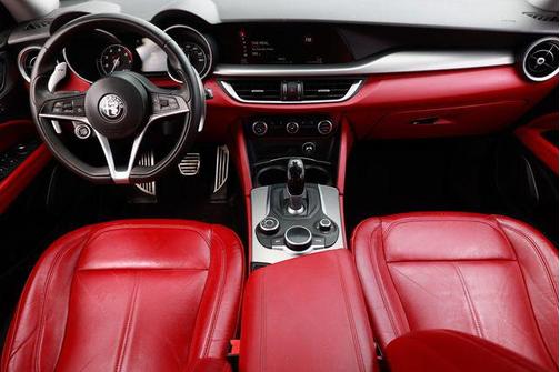 2019 Alfa Romeo Stelvio Sport