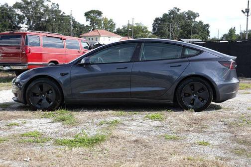 Midnight Silver Metallic 2023 Tesla Model 3 Standard Range