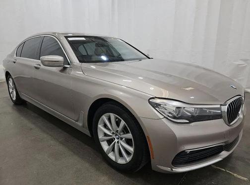 Arctic Gray Metallic 2018 BMW 740 740i