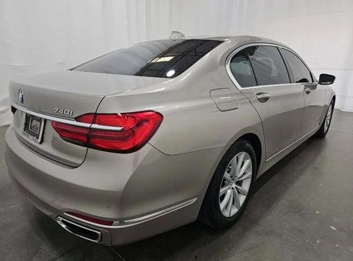 Arctic Gray Metallic 2018 BMW 740 740i