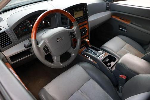Black 2006 Jeep Grand Cherokee Overland
