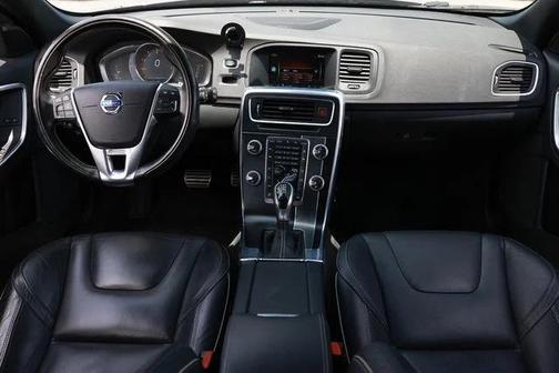 Black Stone 2017 Volvo V60 T6 R-Design Platinum