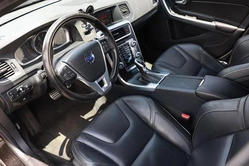 Black Stone 2017 Volvo V60 T6 R-Design Platinum
