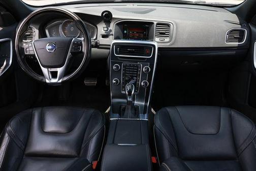 Black Stone 2017 Volvo V60 T6 R-Design Platinum