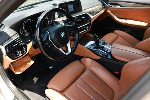 Champagne Quartz Metallic 2018 BMW 540 540i