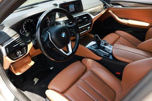 Champagne Quartz Metallic 2018 BMW 540 540i