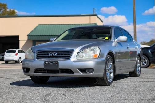 2005 INFINITI Q45 4dr Sedan