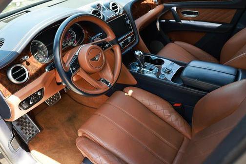 Dark Sapphire Metallic 2017 Bentley Bentayga W12