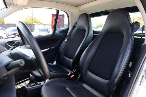 2014 smart ForTwo 2dr Coupe Pure
