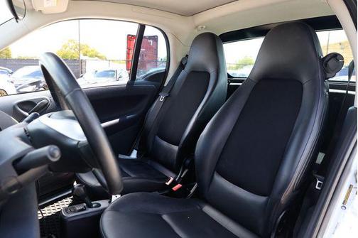 2014 smart ForTwo 2dr Coupe Pure