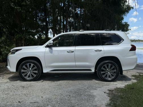 Starfire Pearl 2017 Lexus LX 570 Base