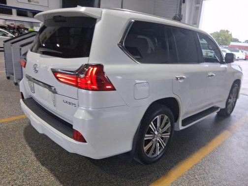 Starfire Pearl 2017 Lexus LX 570 Base