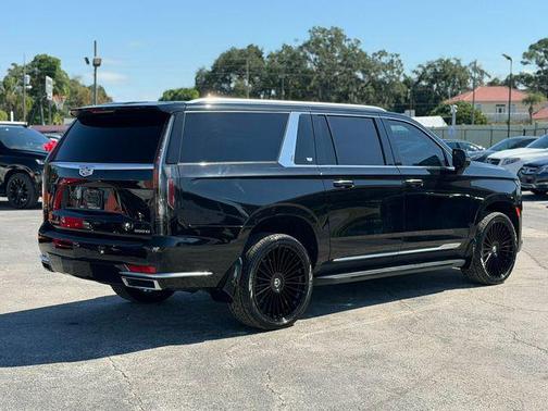 2023 Cadillac Escalade ESV Luxury