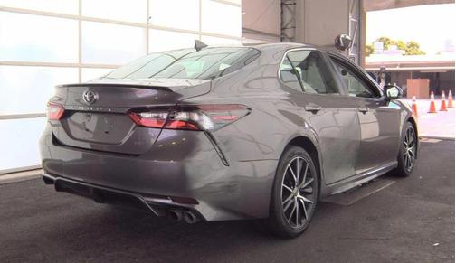 Celestial Silver Metallic/Midnight Black Metallic 2022 Toyota Camry SE