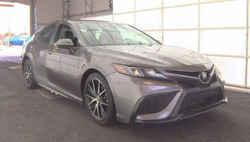 Celestial Silver Metallic/Midnight Black Metallic 2022 Toyota Camry SE