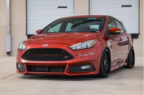 2018 Ford Focus ST Base