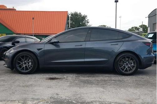 Midnight Silver Metallic 2023 Tesla Model 3 Standard Range