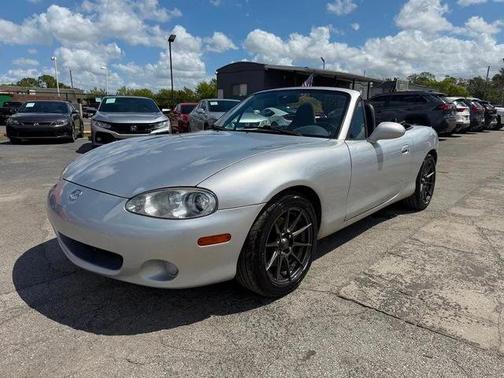 Sunlight Silver Metallic 2003 Mazda MX-5 Miata 2dr Convertible Cloth 5-Speed Manual