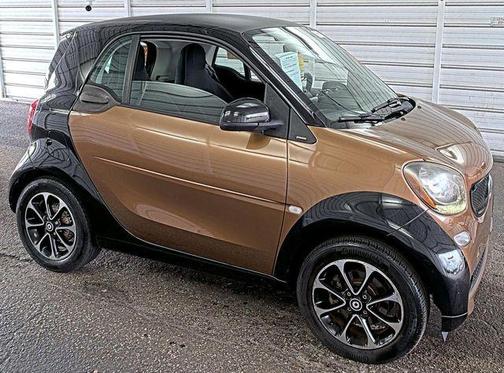 Hello Yellow (Metallic) 2016 smart ForTwo passion