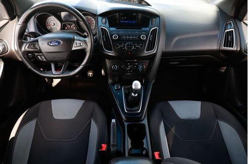 2017 Ford Focus ST