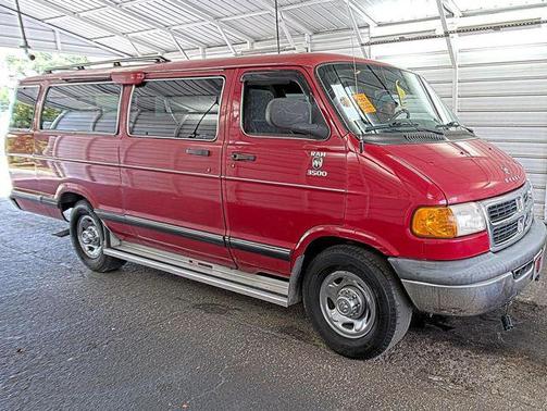 Colorado Red 2000 Dodge Ram Wagon 3500 127' WB MAXI