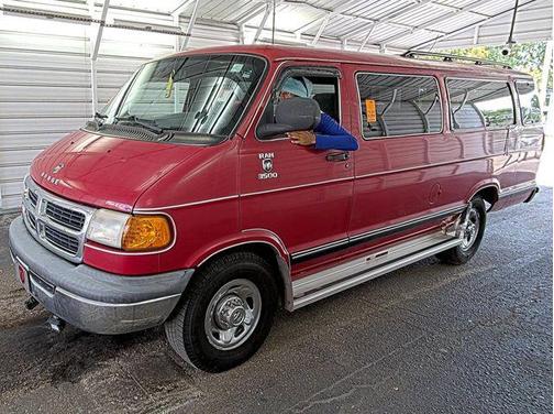 Colorado Red 2000 Dodge Ram Wagon 3500 127' WB MAXI