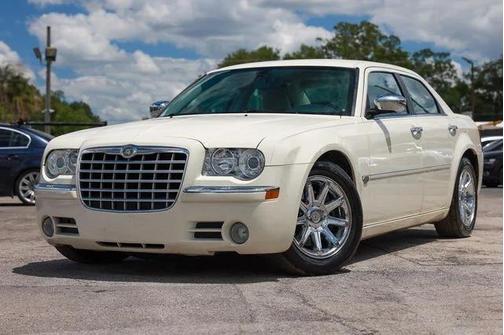 Cool Vanilla 2006 Chrysler 300C Base