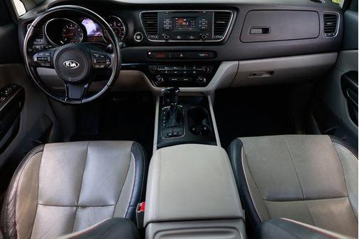 2016 Kia Sedona LX