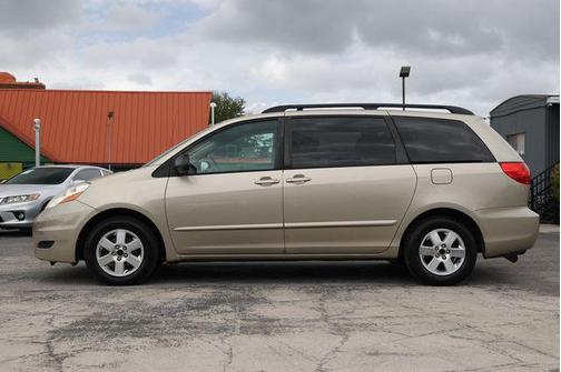 Desert Sand Mica 2009 Toyota Sienna LE