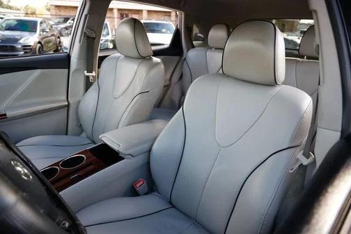 Classic Silver Metallic 2012 Toyota Venza XLE