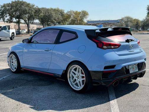2019 Hyundai Veloster Base
