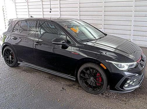 Deep Black Pearl 2022 Volkswagen Golf GTI 2.0T SE DSG