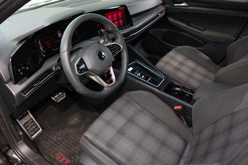 Deep Black Pearl 2022 Volkswagen Golf GTI 2.0T SE DSG