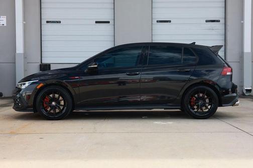 Deep Black Pearl 2022 Volkswagen Golf GTI 2.0T SE DSG