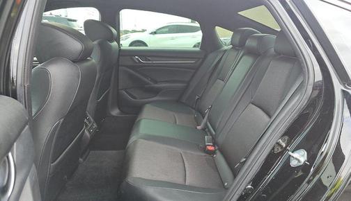 Crystal Black Pearl 2022 Honda Accord Sport 2.0T