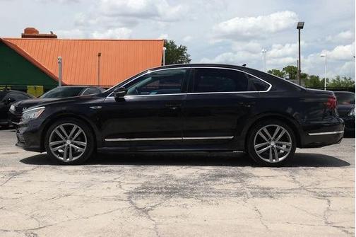 Deep Black Pearl 2017 Volkswagen Passat 1.8T R-Line w/Comfort