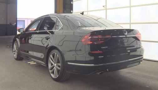 Deep Black Pearl 2017 Volkswagen Passat 1.8T R-Line w/Comfort