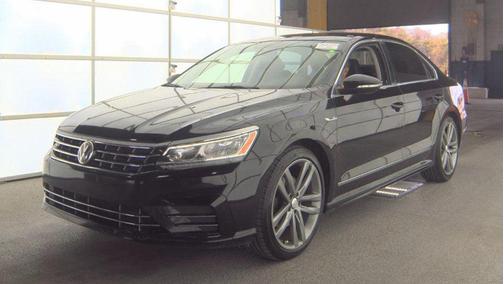 Deep Black Pearl 2017 Volkswagen Passat 1.8T R-Line w/Comfort