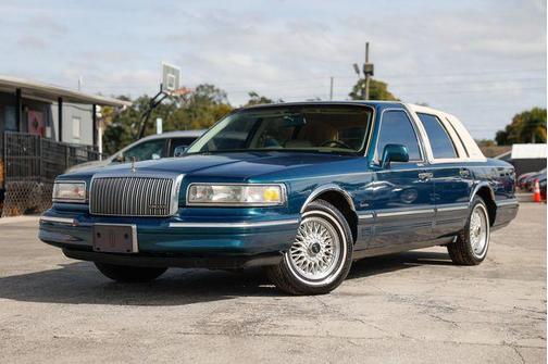 1997 Lincoln Town Car Signature