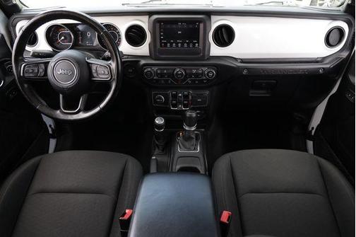 Bright White Clearcoat 2020 Jeep Wrangler Unlimited Willys 4x4
