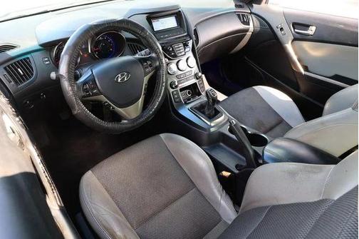 Casablanca White 2015 Hyundai Genesis Coupe 3.8 Base