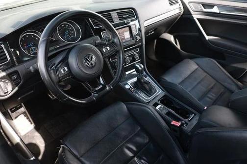 2015 Volkswagen Golf R 4-Door w/DCC & Navigation