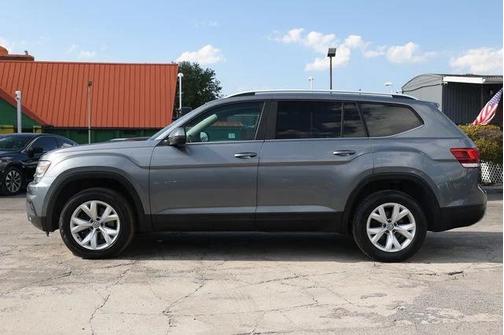 Platinum Gray Metallic 2018 Volkswagen Atlas 3.6L SE