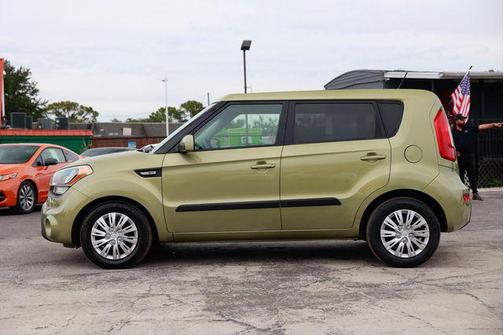 2013 Kia Soul Base
