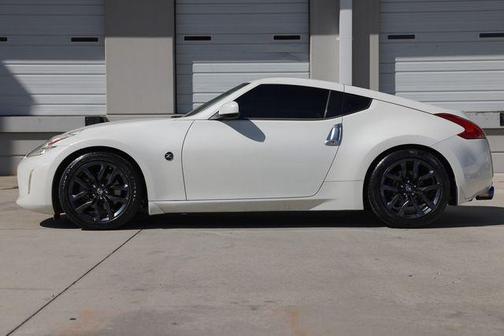 Pearl White 2016 Nissan 370Z Base